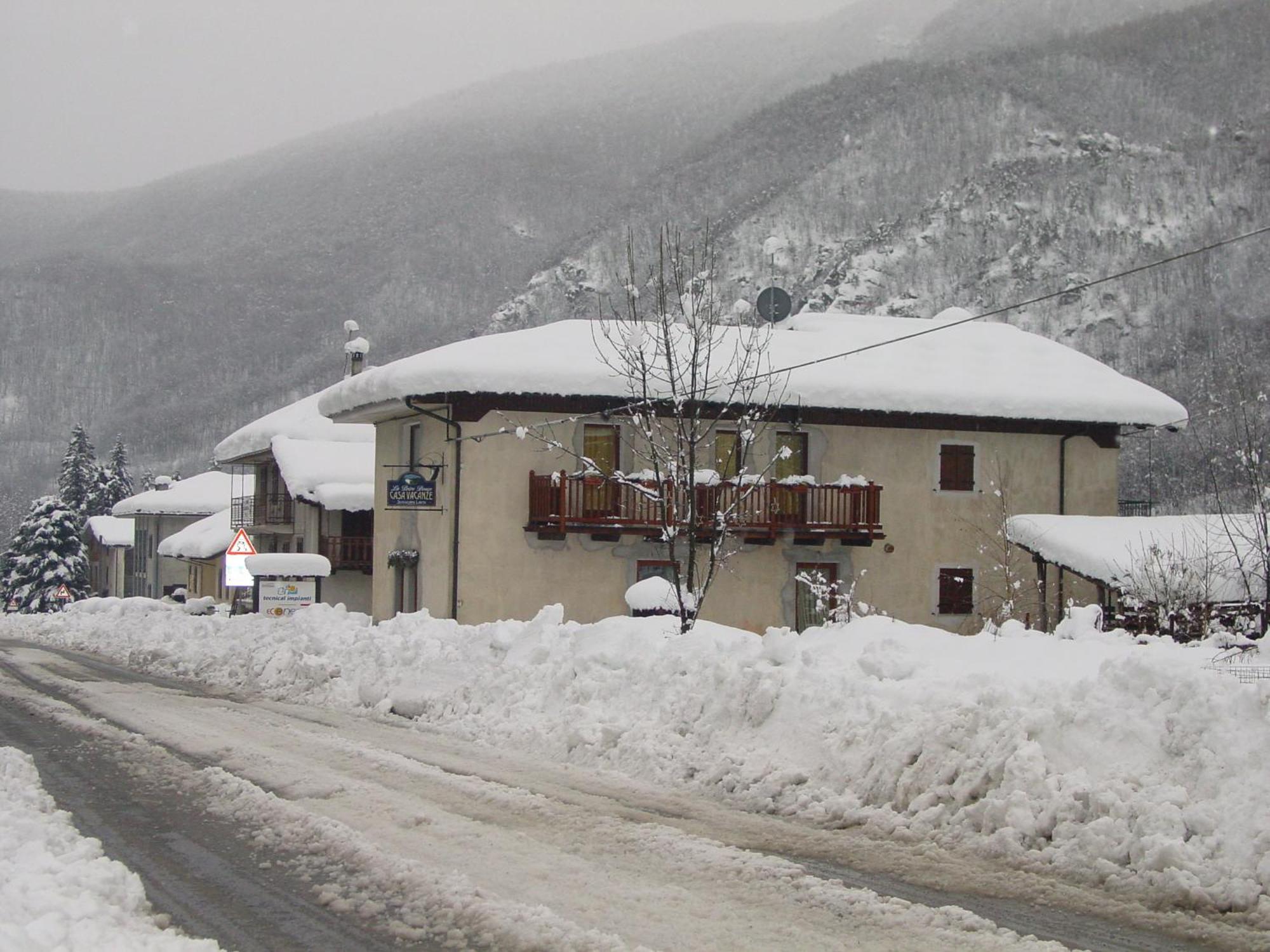 Gasthaus La Peiro Douco Roure Turin Exterior foto